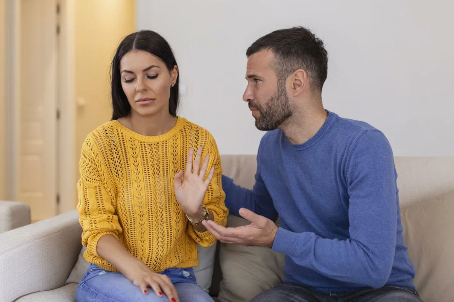 «Если не ужимать свои хотелки, квартиру мы никогда себе не купим!» – говорит Ольге муж