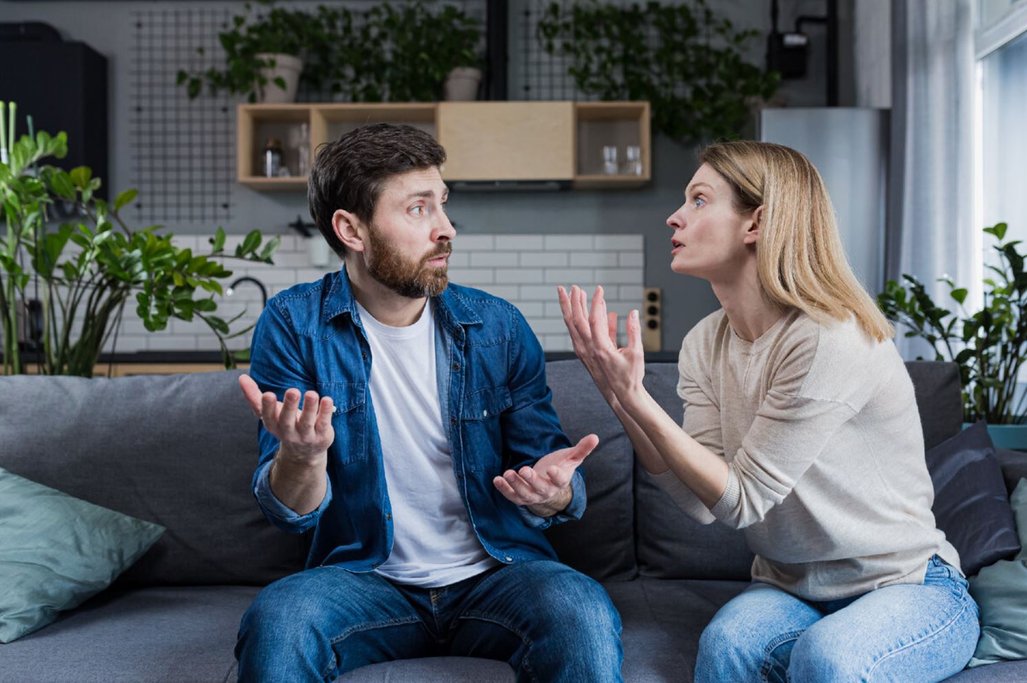 Муж не видит недостатков своей дочери-подростка: «Она же ребенок!»